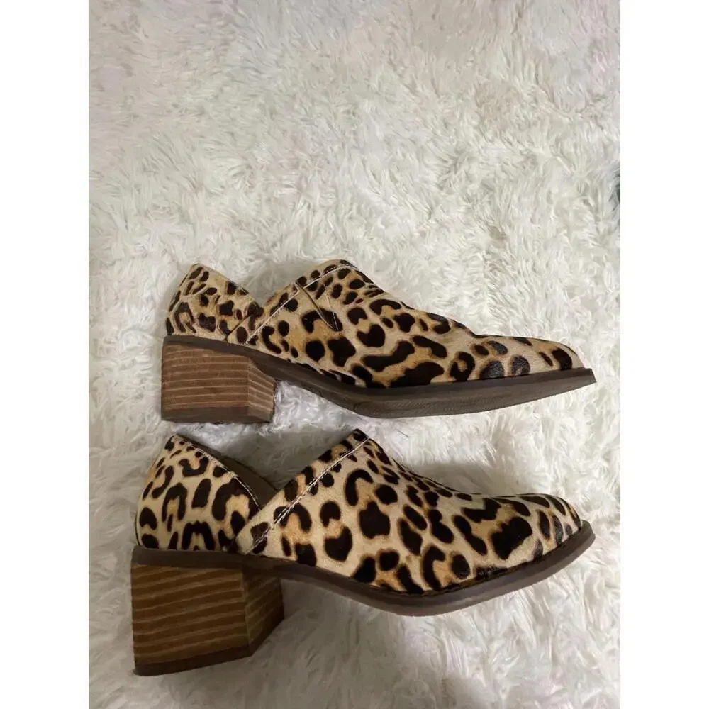 EUC Crown Vintage Morrison Calf Hair Leather Ankle Booties Leopard Print Size 9M
